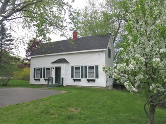 91 Erin St, Thomaston, ME 04861