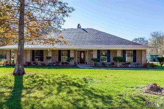 8747 Section Rd, Port Allen, LA 70767