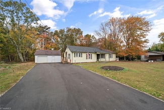 1082 Tom Gordon Rd, King, NC 27021