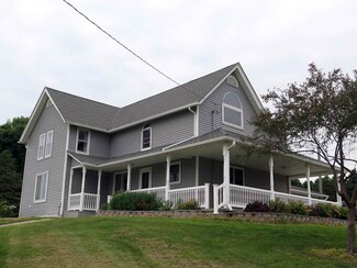 15142 Nickel Rd, Fort Atkinson, IA 52144