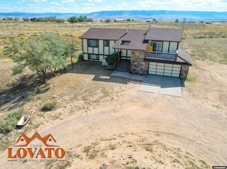 8635 E Quartz Cir, Evansville, WY 82636