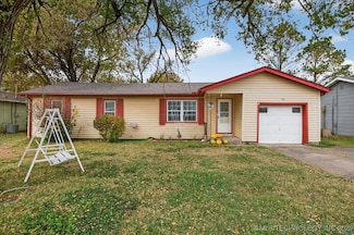 521 NE Elmhurst Ave, Bartlesville, OK 74006