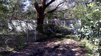 5517 1/2 Pipeline Rd, Pensacola, FL 32505
