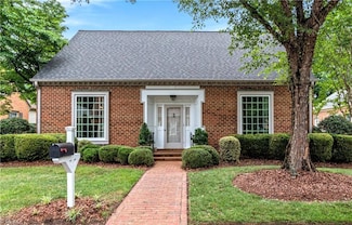 226 Pinetuck Ln, Winston Salem, NC 27104