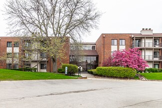 3070 Pheasant Creek Dr Unit 104, Northbrook, IL 60062
