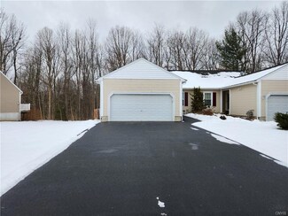115 Sleeth Mill Cir, Syracuse, NY 13212