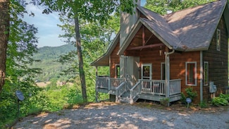 276 Perks Rd, Franklin, NC 28734