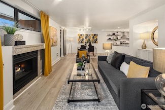 2040 Waverly Place N Unit 106, Seattle, WA 98109