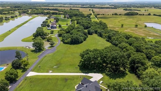 5544 Lake Dr, Mounds, OK 74047