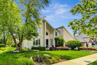 4401 Crescent Ln, Glenview, IL 60026