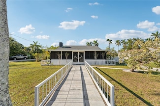 3829 Edgewood Ave, Fort Myers, FL 33916