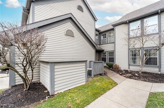 225 N Bayshore Dr Unit 3, Columbiana, OH 44408