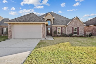 208 Golden Lake Dr, Rayne, LA 70578