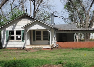 1410 N Sycamore St, Palestine, TX 75803