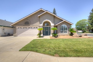 1126 N Purdue Ave, Clovis, CA 93611