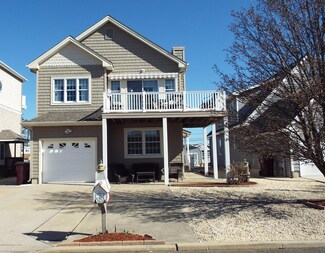 106 Beach Dr, Seaside Park, NJ 08752