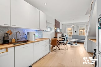 165 E 104th St Unit 4B, New York, NY 10029