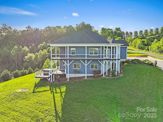505 Sky Ridge Dr, Leicester, NC 28748