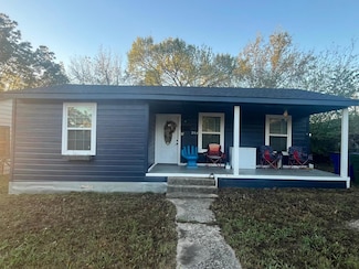 208 3rd St, Whitesboro, TX 76273