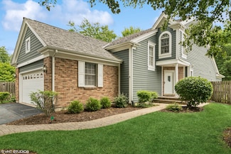 461 Park Barrington Dr, Barrington, IL 60010