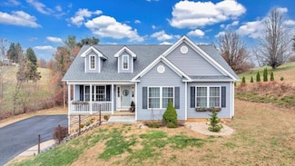 1074 Blueberry Hill Ct, Vinton, VA 24179