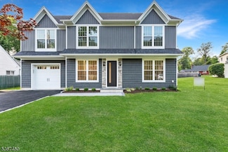 27 Laytham Dr, Wayne, NJ 07470