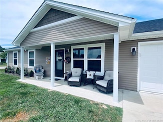1376 Nova Ave, Scottsburg, IN 47170