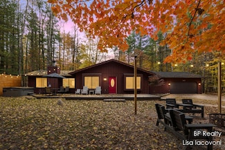 9103 Walnut Grove St, Stanwood, MI 49346