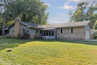 4637 Dale St N, Saint Paul, MN 55126