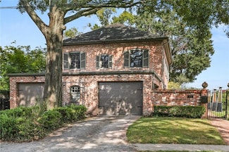 6561 Oakland Dr, New Orleans, LA 70118