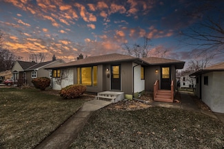 1838 Oxford St N, Saint Paul, MN 55113