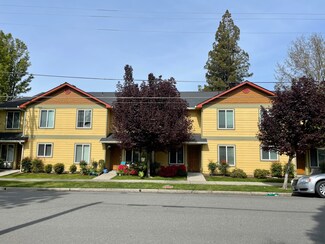 902 SW 5th St, Grants Pass, OR 97526