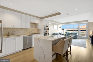 925 N Fairfax St Unit 610, Alexandria, VA 22314