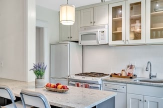 21 Westbourne Terrace Unit 6, Brookline, MA 02446