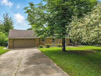5540 Wickley Ln, Bedford, OH 44146