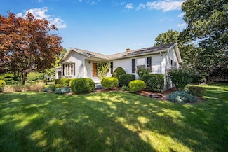 18 Willimansett St, South Hadley, MA 01075