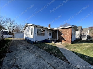 857 S Maple Ave, Fairborn, OH 45324