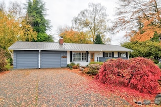 610 N 11th St, Elma, WA 98541