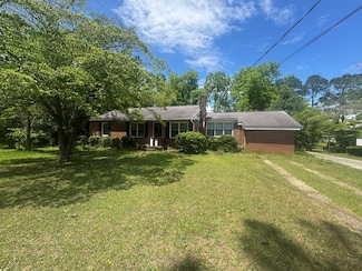 1519 Highland Ave, Dublin, GA 31021