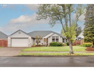 20229 Coquille Dr, Oregon City, OR 97045
