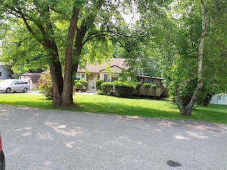 5 Tappan Dr, Monroe, NY 10950