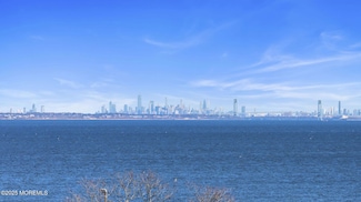 24 Maplewood Ave, Keansburg, NJ 07734