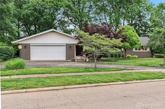 871 Meadow Ln, Xenia, OH 45385