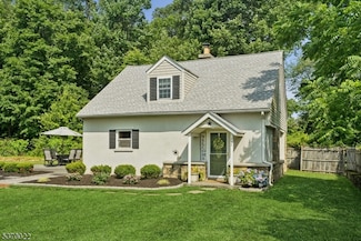 537 W Hill Rd, Glen Gardner, NJ 08826