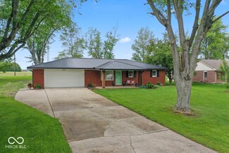 679 N Bark Dr, Anderson, IN 46011