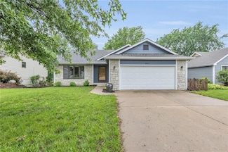 4217 Saddlehorn Dr, Lawrence, KS 66049
