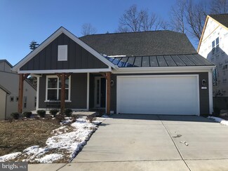 126 Gadwell Ln, Lake Frederick, VA 22630
