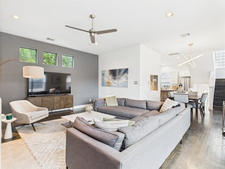 5810 Darling St Unit F, Houston, TX 77007