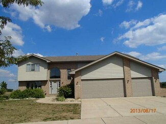 8453 Fairfield Ln, Tinley Park, IL 60487
