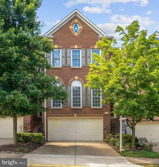 9236 Point Replete Dr, Fort Belvoir, VA 22060